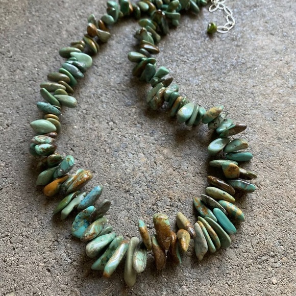 Sterling Silver Green Turquoise Bead Necklace. - Picture 3 of 12
